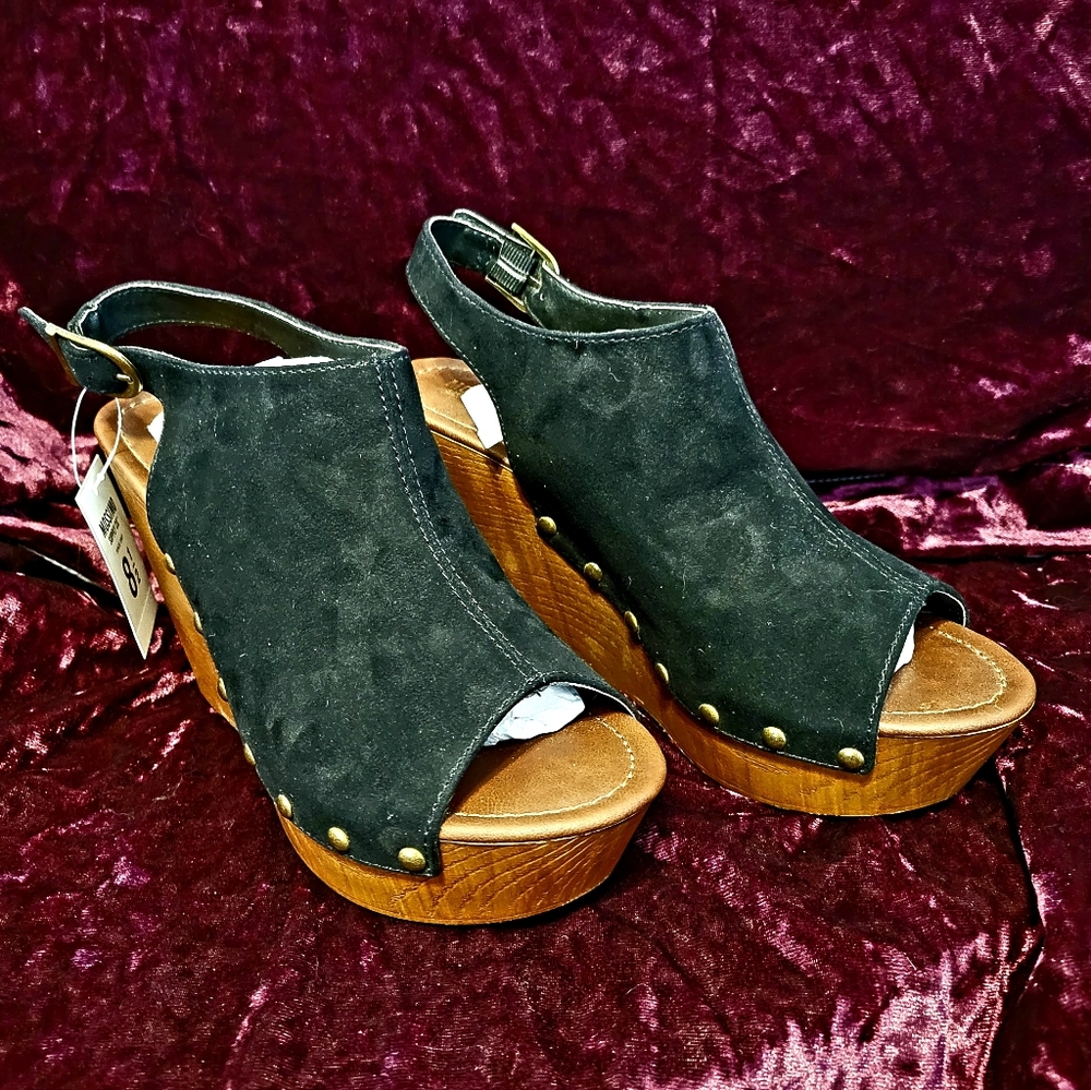 Mossimo Jenny Wedge Heels
